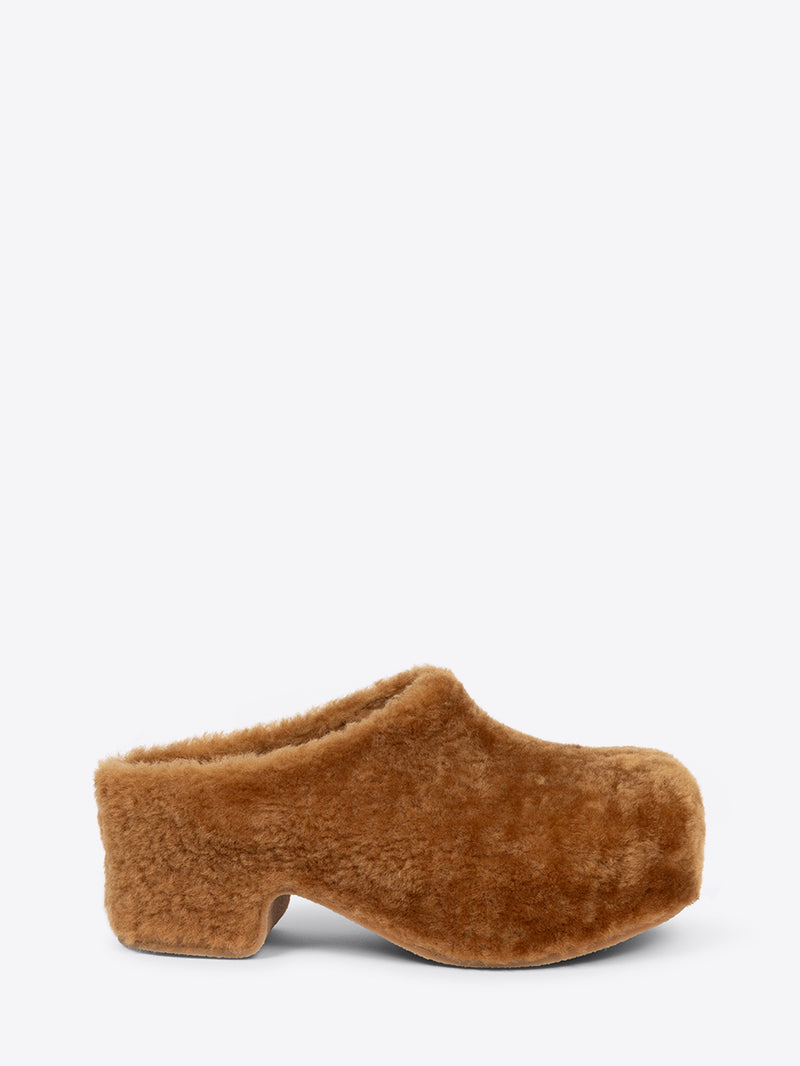 Sherpa clogs