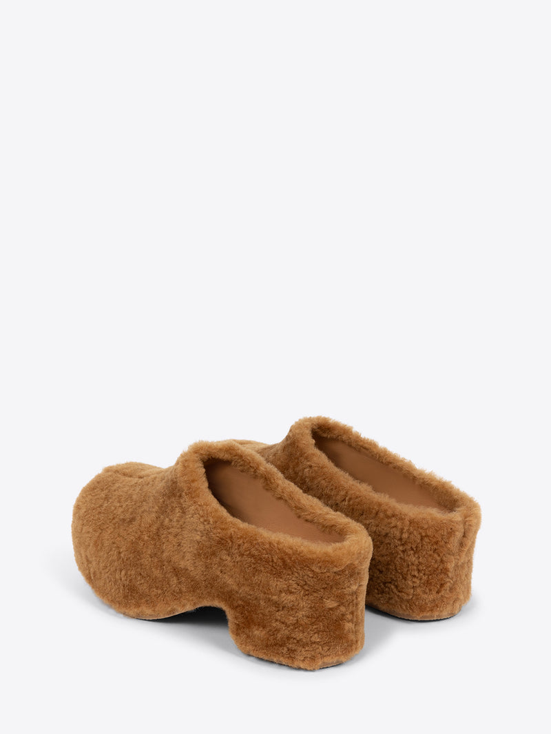 Sherpa clogs