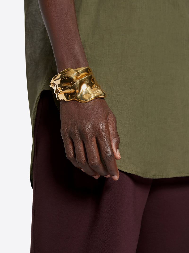 Anatomic cuff bracelet